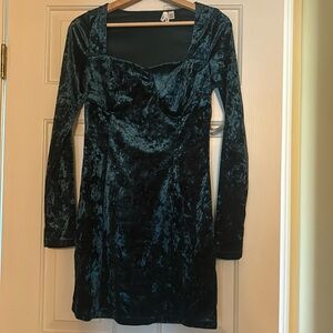 LOVE, FINN velour dress